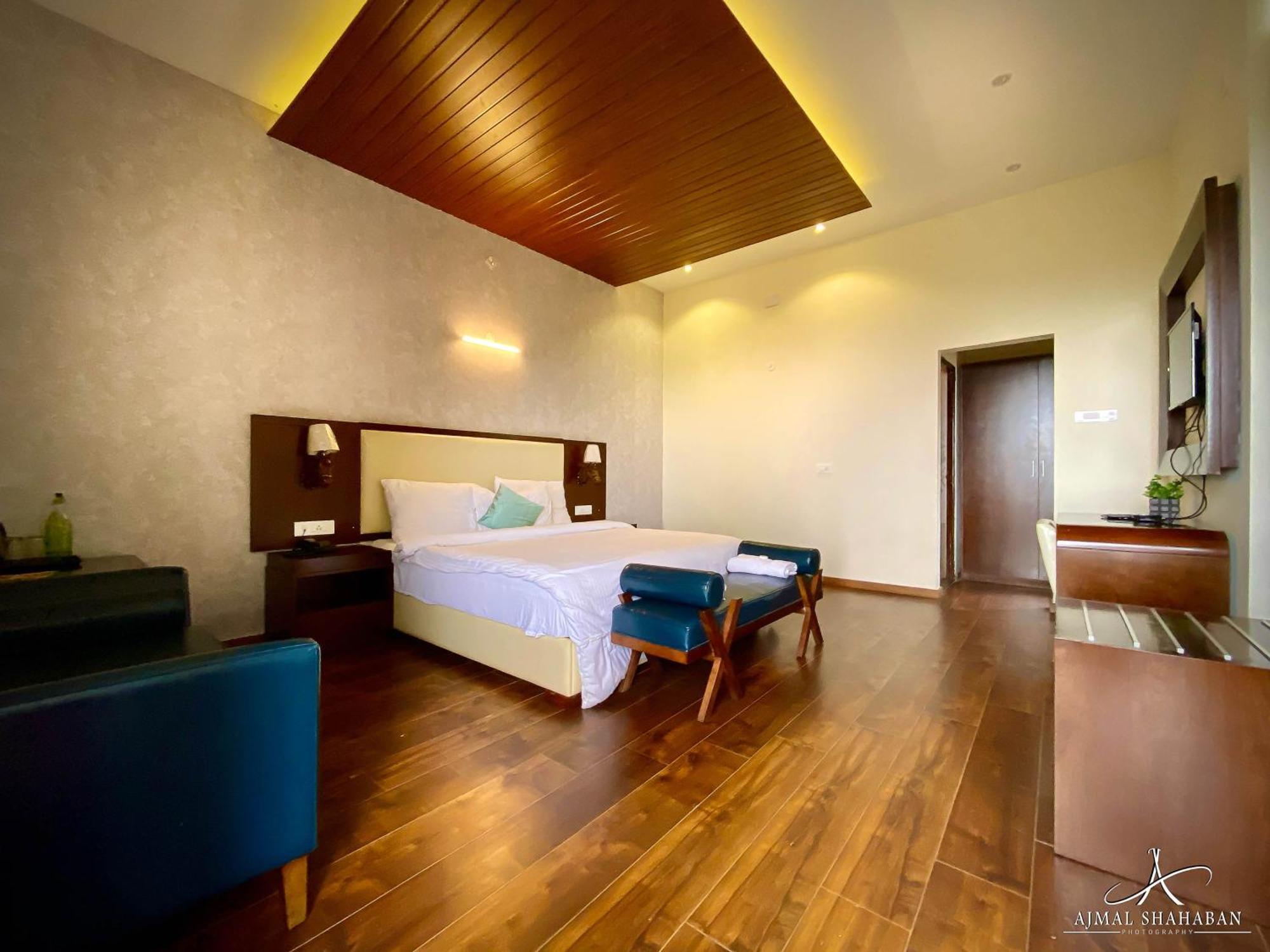 Mountain Trails Hotel Ooty Exterior photo
